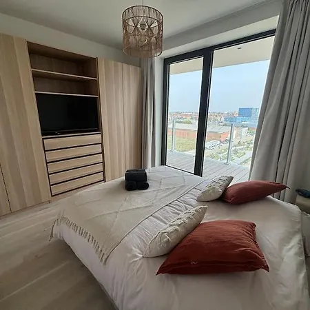 Enjoy The Belgian Coast With Indoor Heated Swimmingpool And Fitness Ostende